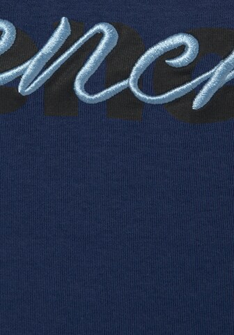 BENCH Sweatshirt in Blau