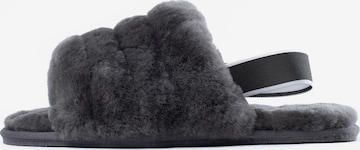 Gooce Slipper 'Sleepy' in Grey: front