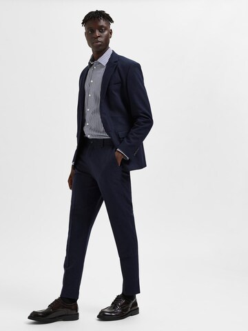 Coupe slim Pantalon à plis SELECTED HOMME en bleu