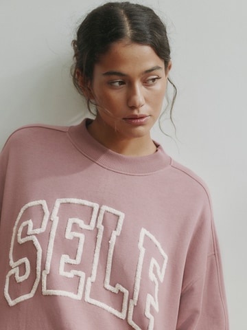 self. Sweatshirt in Pink