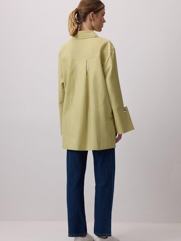 T-shirt 'Striped Shirt With Wide Cuffs' Touché Privé en vert