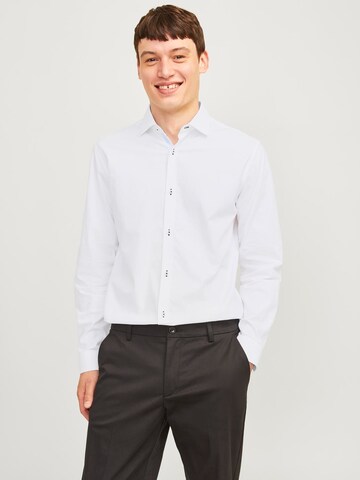 Coupe slim Chemise 'JPRBLAParker' JACK & JONES en blanc : devant