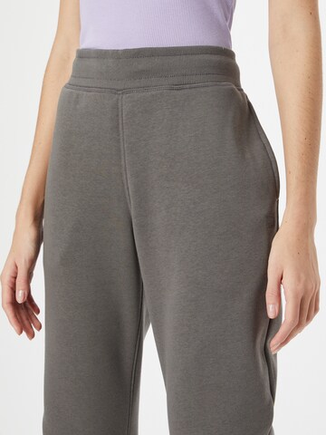 Tapered Pantaloni 'Premium Core 2.0' di G-STAR in grigio