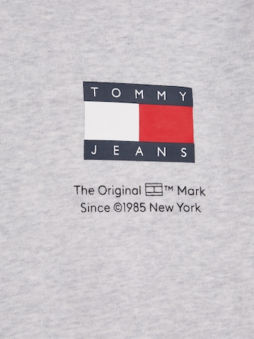 Tommy Jeans Sweatshirt 'Essential' in Grey