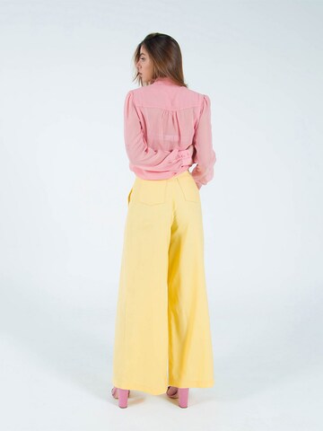 Rua & Rua Wide Leg Bundfaltenhose in Gelb