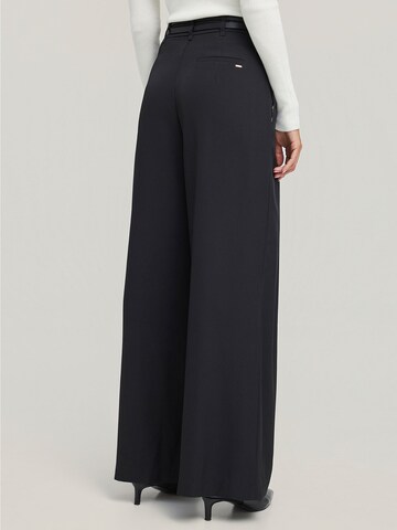 Funky Buddha Loosefit Élére vasalt nadrágok - fekete