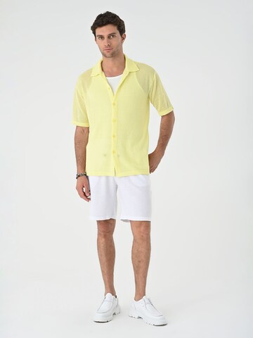 Antioch Regular fit Button Up Shirt in Yellow