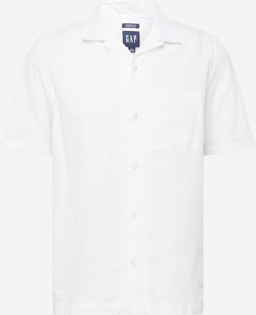 Coupe regular Chemise GAP en blanc : devant