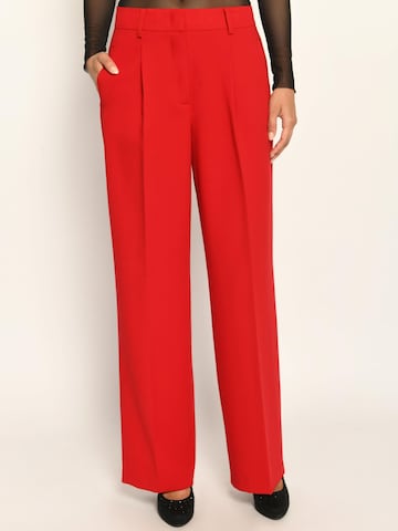 White Label by RoFa Regular Pleat-Front Pants in Red: front