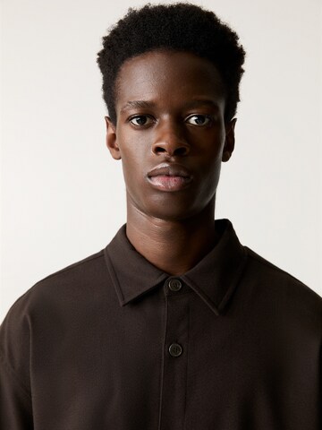 Pull&Bear Comfort fit Overhemd in Bruin
