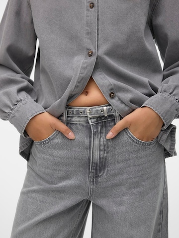 Loosefit Jeans '10317636' di VERO MODA in grigio