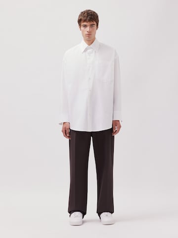 Studio Seidensticker Comfort fit Button Up Shirt in White: front