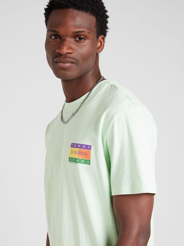 Tricou de la Tommy Jeans pe verde