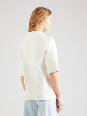 millane - Camiseta en blanco