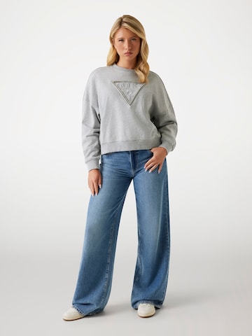 GUESS Sweatshirt in Grey