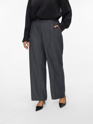 Vero Moda Curve regular Bukser 'VMCLEO' i grå: forside