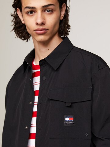 Tommy Jeans Comfort fit Button Up Shirt in Black