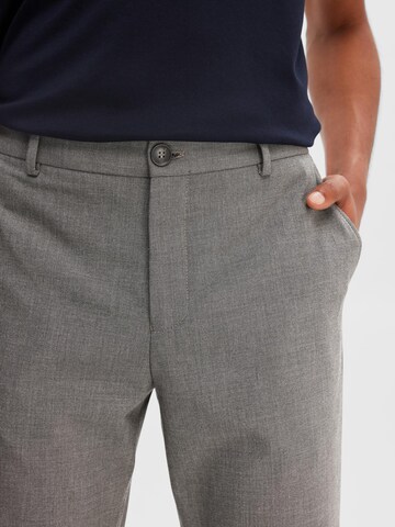 Slimfit Pantaloni chino 'Robert' di SELECTED HOMME in grigio