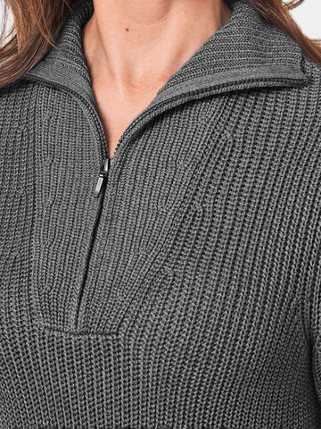 Goldner Pullover in Grau