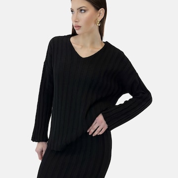 Elara Workwear in Black