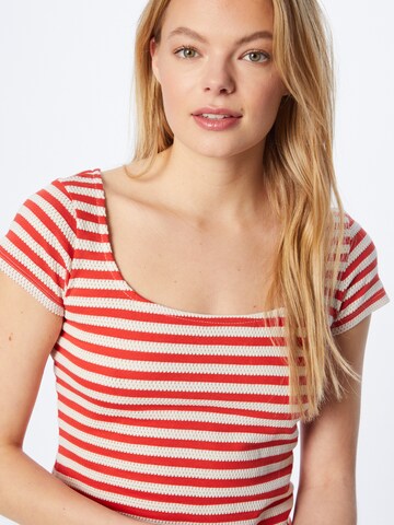 T-shirt Sisley en rouge