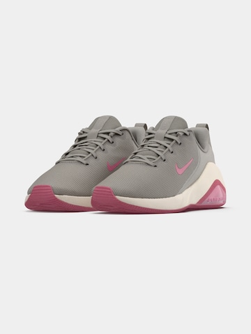 NIKE Sportschuh 'Bella 7' in Grau