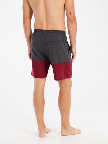 PROTEST Badeshorts 'PRTFreddie' in Rot