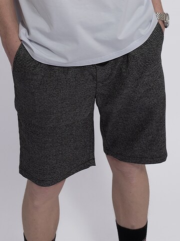 Forplay Regular Shorts 'Zach' in Grau