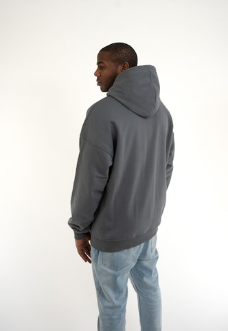 Johnny Urban Sweatshirt 'Cody Oversized' in Grey