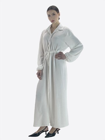 Elara Kleid in Weiß: Vorderseite