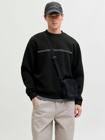 Sweat-shirt 'Fusion' JACK & JONES en noir : devant