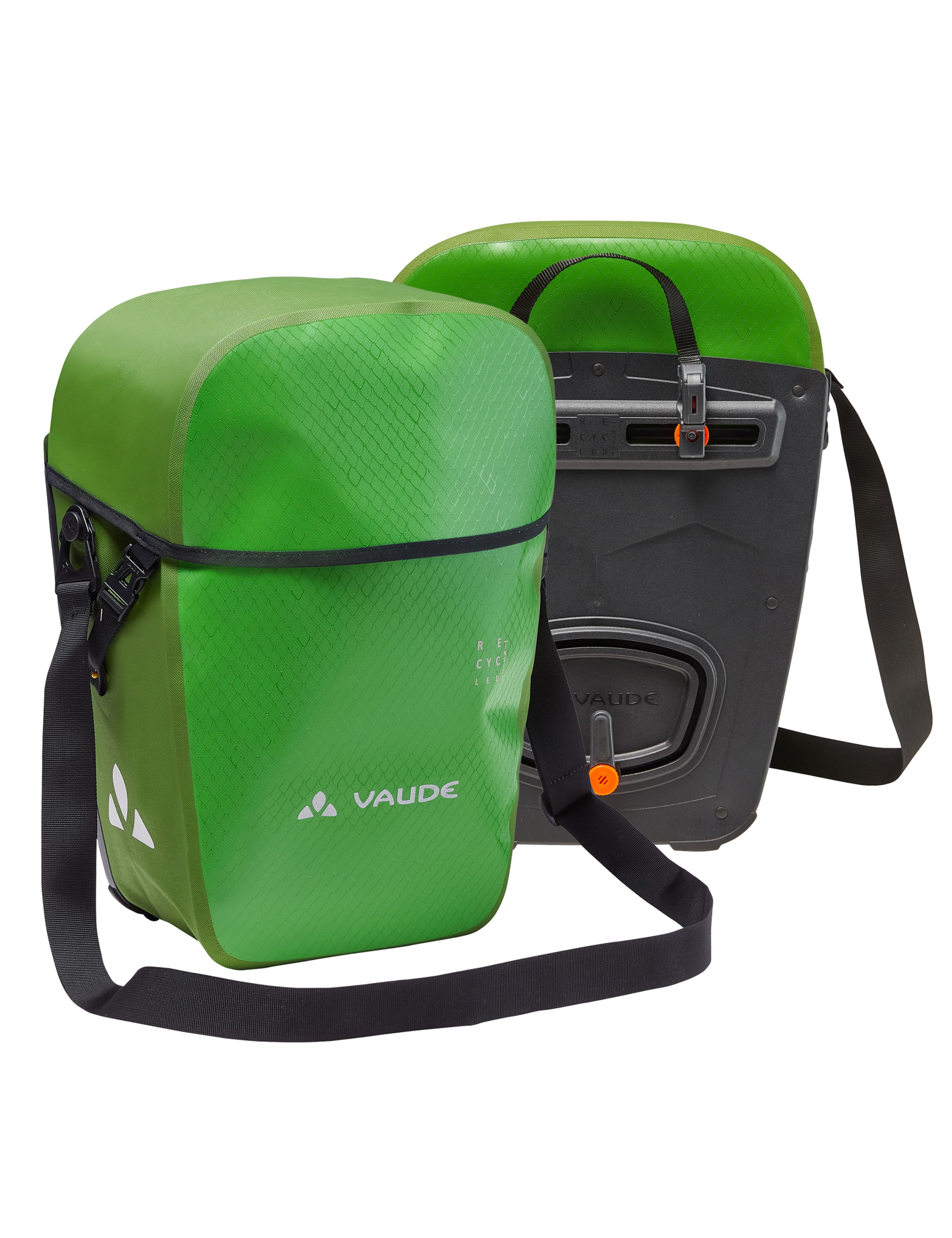 VAUDE Sports bag 'Aqua Back Pro' in Green: front