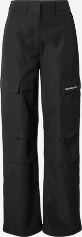 Calvin Klein Jeans Loose fit Cargo Pants in Black: front