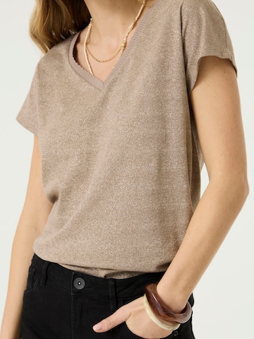 GARCIA T-Shirt in Braun