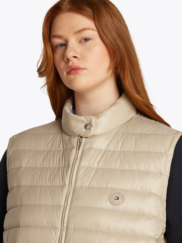 Vestă de la Tommy Hilfiger Curve pe verde