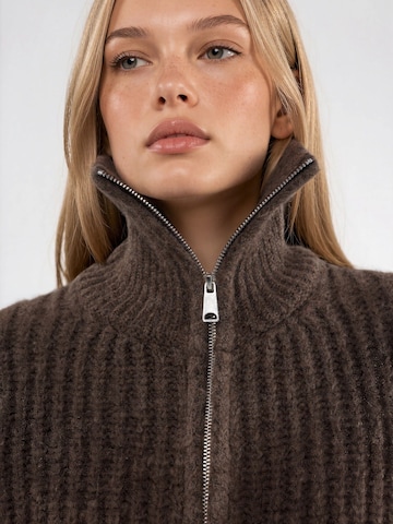 Hiccup Knit cardigan in Brown
