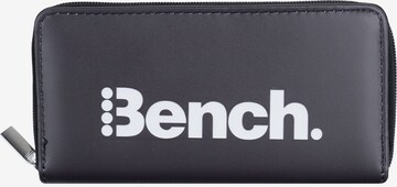 BENCH Wallet in Black: front