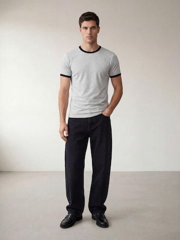 ARMIE Bluser & t-shirts 'The Dave Contrast' i grå