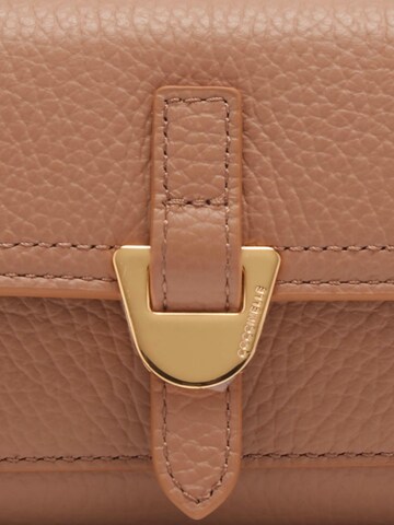 Coccinelle Portemonnaie 'Coccinelle Campus' in Braun