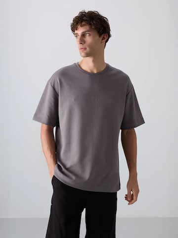 Tommy Life Shirt in Grey: front