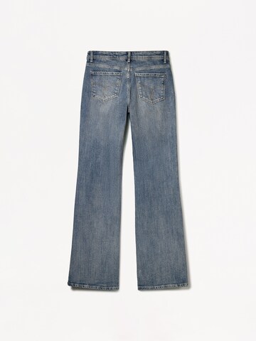 Bootcut Jean Bershka en bleu
