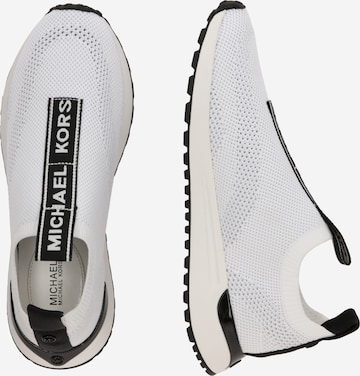 MICHAEL Michael Kors - Sapatilhas slip-on 'Bodie' em branco