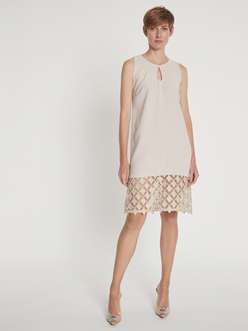 Robe 'Lacy' Ana Alcazar en beige