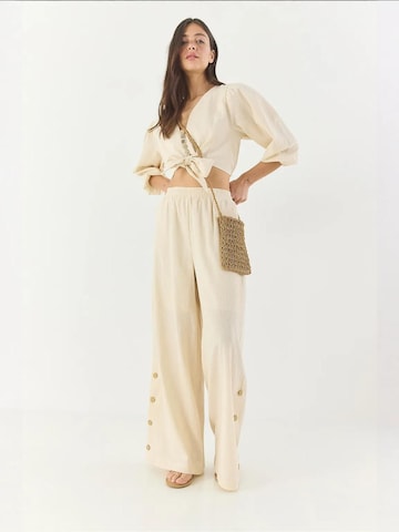 Completo pantalone di Bianco Lucci in beige