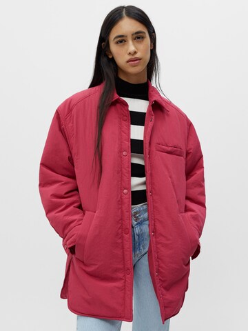 Veste mi-saison Pull&Bear en rouge : devant