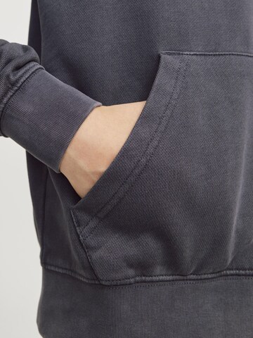 Jack & Jones Junior Sweatshirt 'JJECHARGE' in Grijs