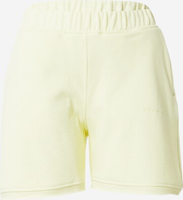 Röhnisch - regular Pantalón deportivo 'NILA NEPS' en amarillo: frente