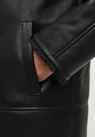 CESARE GASPARI Winter Coat in Black