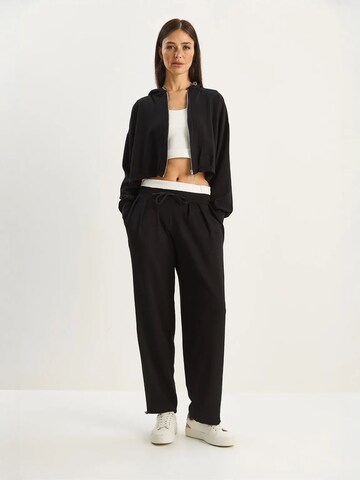 Completo pantalone di Bianco Lucci in nero