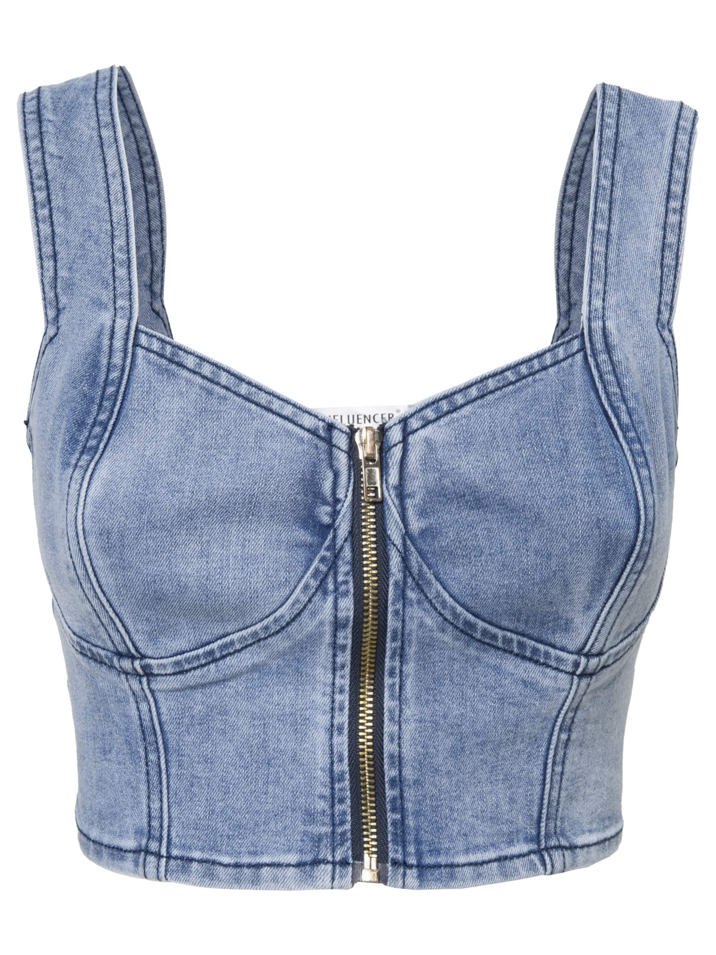 Top di Influencer in blu: frontale